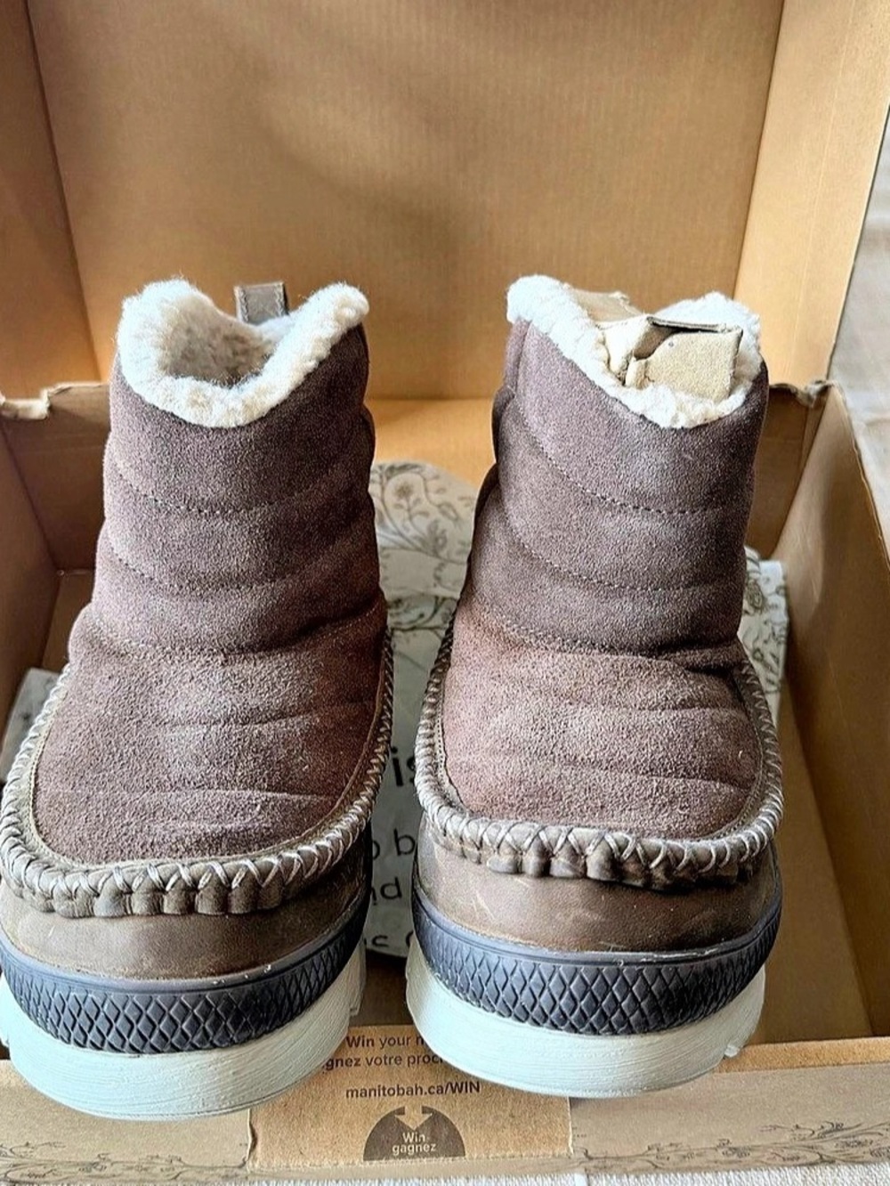 Manitobah W.P. Pacific Insulated Puffer Boot Puffer Boots in Brown & White NWT